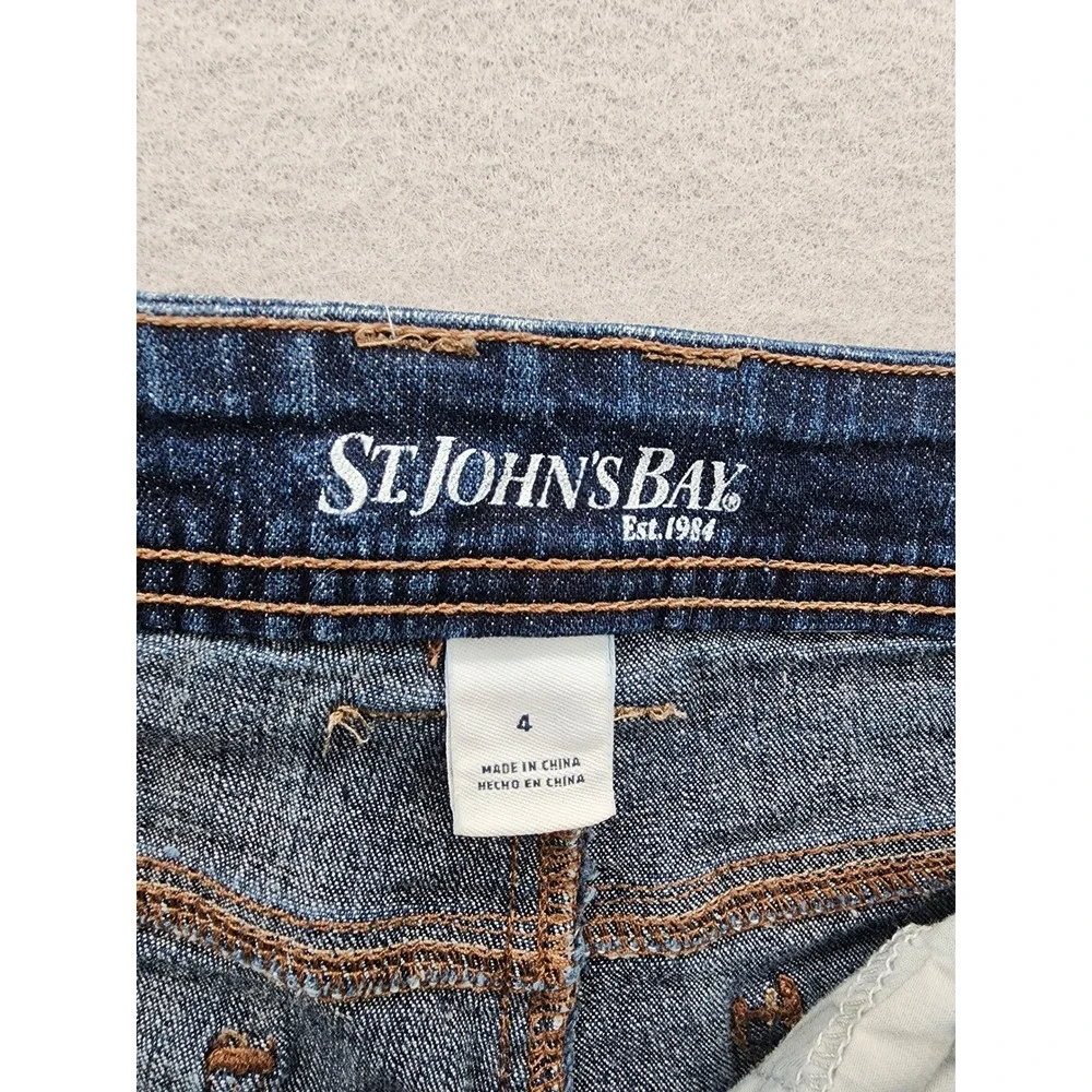 St Johns Bay Womens Size 4 Dark Wash Denim‎ Bermuda Shorts Stretch Jean Shorts